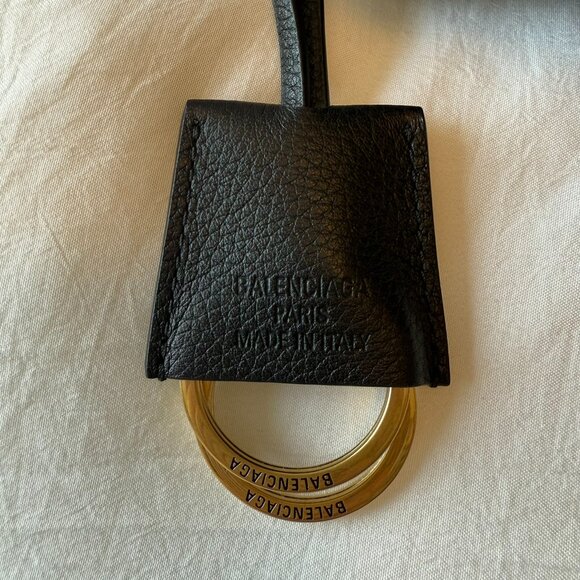 Balenciaga Rodeo Bag - Medium - Grained Calfskin with Aged Gold Hardware - Picture 10 of 15